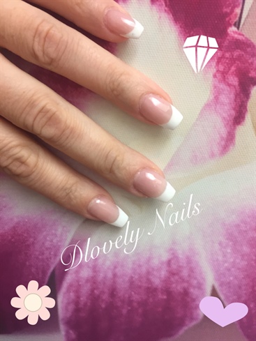 White &amp; Pink Gel Nails