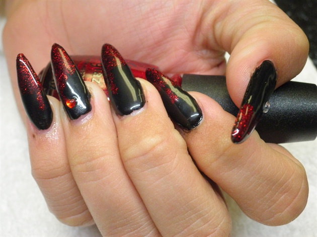 Vampy Valentine Nails