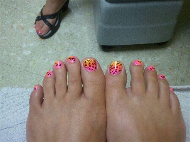 rainbow cheeta toes