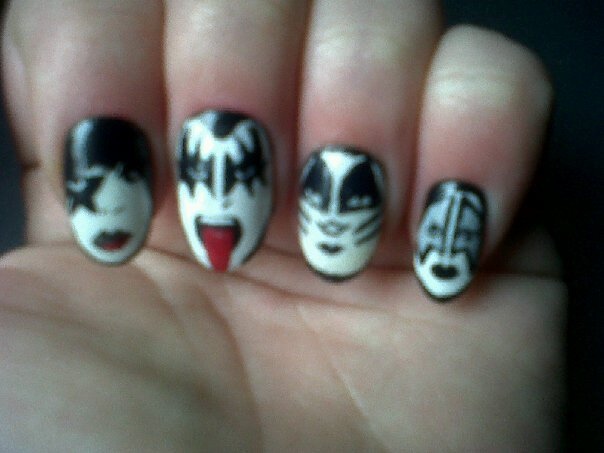 Kiss nails