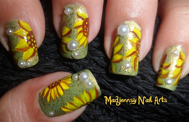 Cute Sunflowers Nail Art