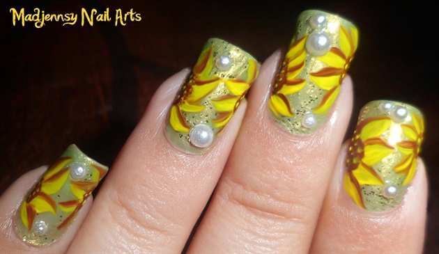 Cute Sunflowers Nail Art