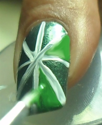 Paint triangles green skipping 1