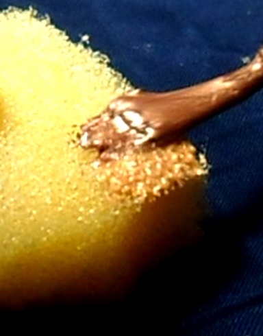 Apply bronze and gold nail polish to a sponge (2 coats each as shown).
