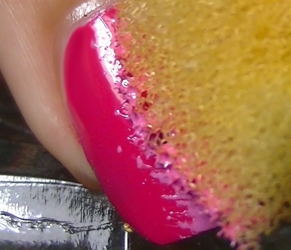 Apply sponge to the middle of the nails.