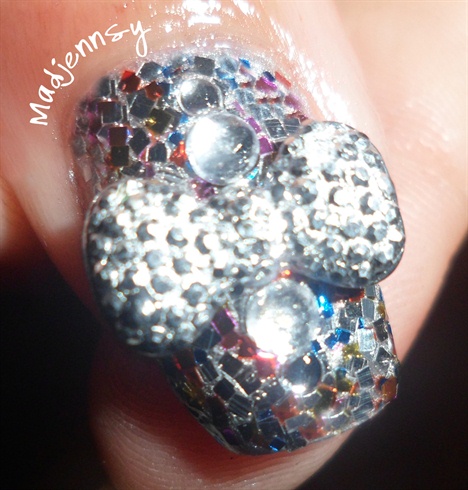 3D Cute Glitzy Nails!
