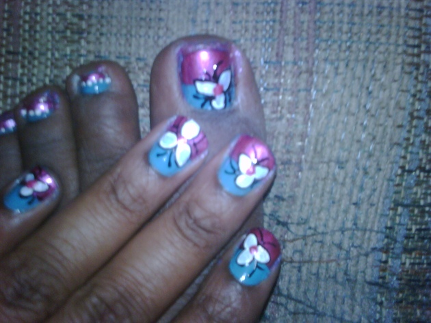 Funky flower nails