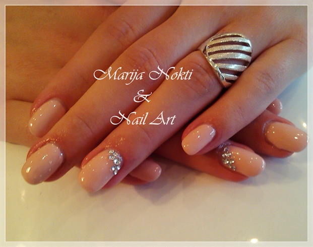 Elegant peach nails