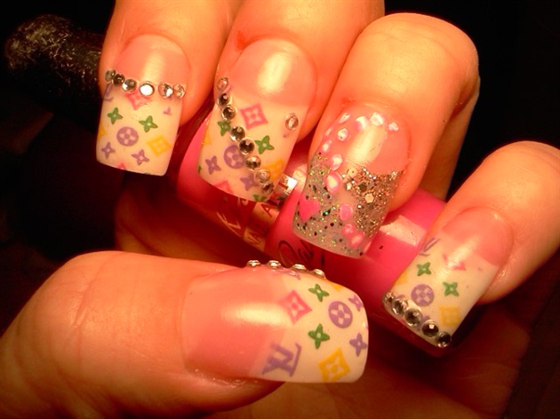 LV Nails - wide 2