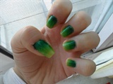 Gradient green nails