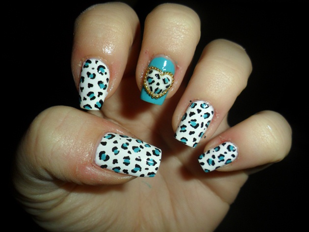 Leopard nail art