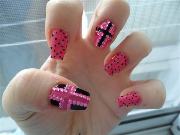 Gyaru dark pink nails :3