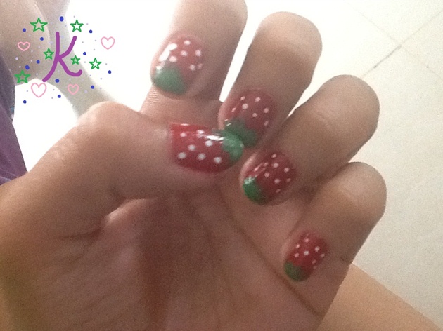 nails trying hard to be a strawberry