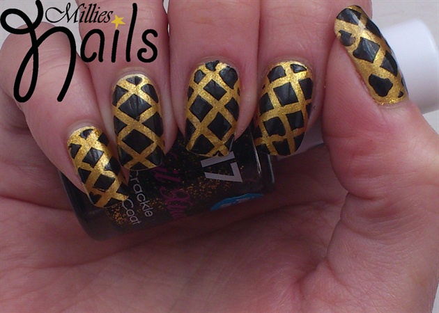 Gold Lattice Nails