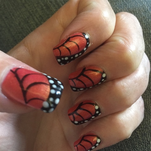 Monarch butterfly nail art 