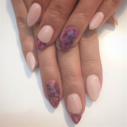 Marbling And Nude