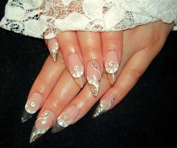 gel nails with lace sample