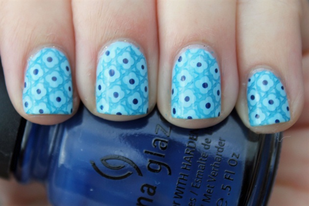 Blue Flowery Nails