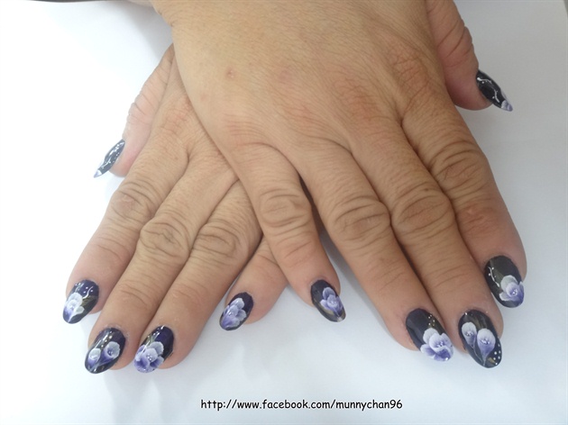 Purple one stoke nail art on short nails