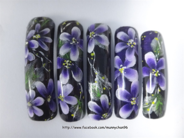 Purple-white onestroke nail art