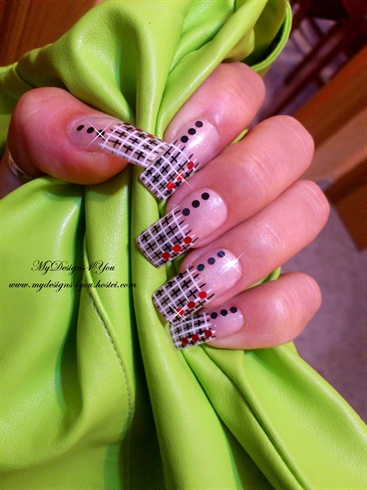 Black and white Net effect nails