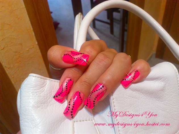 Easy pink dots nail art.