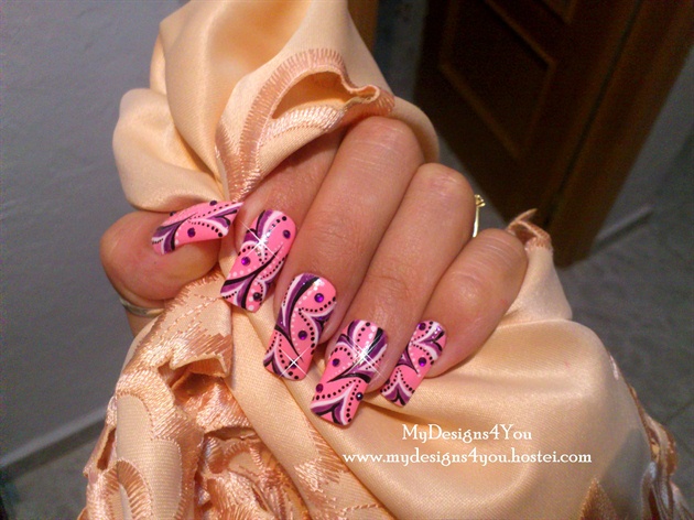 Abstract, Pink Wonderland Nails