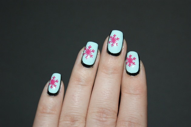 Turquoise and pink winter nails