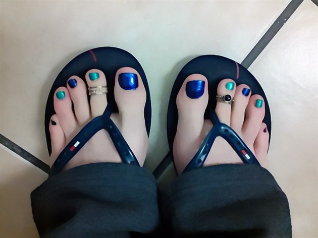 blue and green toes 2