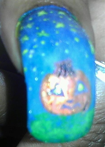 Ty&#39;s Halloween Nails  (the thumb)