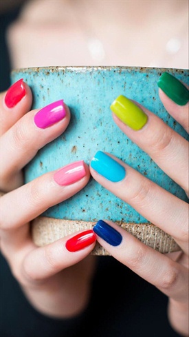 Color Rainbow Nails
