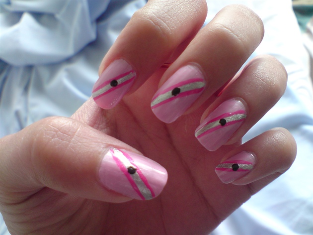 The right nails with a pink dress