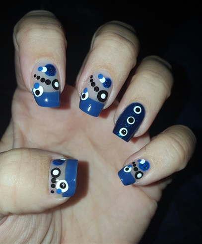 Blue sparkle with dots