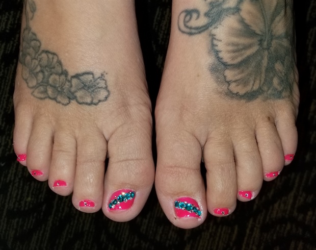 Pretty Pink Toes with Rhinestones