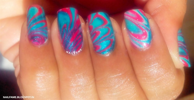 TILT BLUE AND RED WATER MARBLE