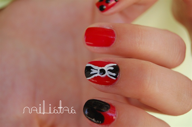 Red and black nails detail