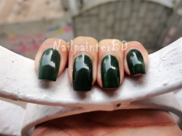 Army green nails