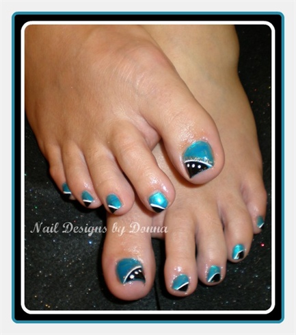 Turquoise and Black Toes