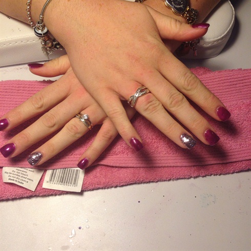 Shellac With Glitter Feature 