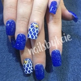 Mermaid skin nail art 