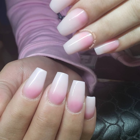 Short pink and white ombre 