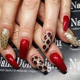 Coffin nails with animal print