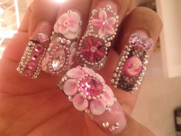 pink with chain and 3d flowers
