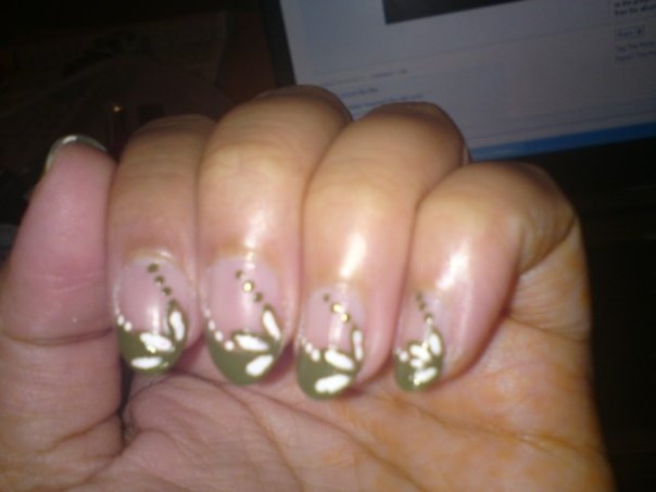 Green and white tips