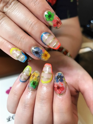 Gel With Designs 