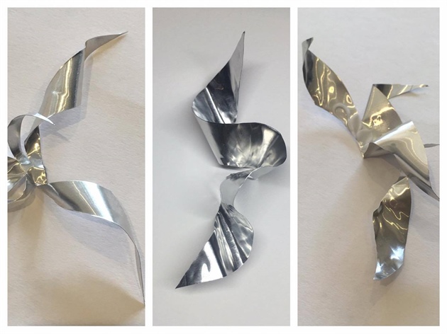 For the hand made process (Manus), I drew the design on the tin foil, cut it out with a small pair of scissor, and bent the tin foil into the desirable shape.