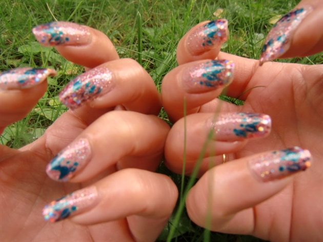 pink and blu-green nail art