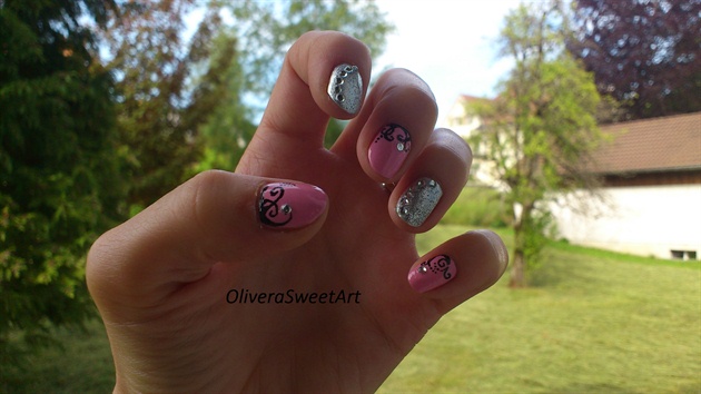 Romantic silver pink nails