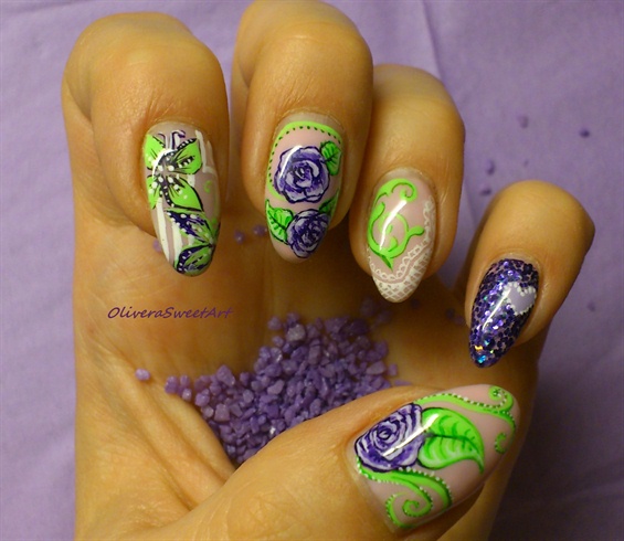 Purple roses nails