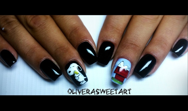 Snoopy Nails